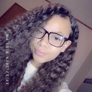 Meet your Posher, Mia